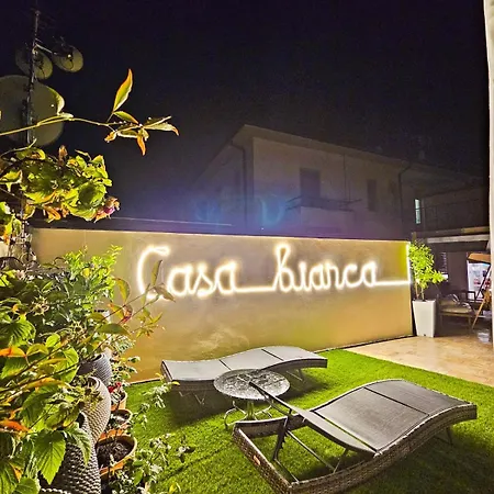Casa Blanca - Terrace Lounge